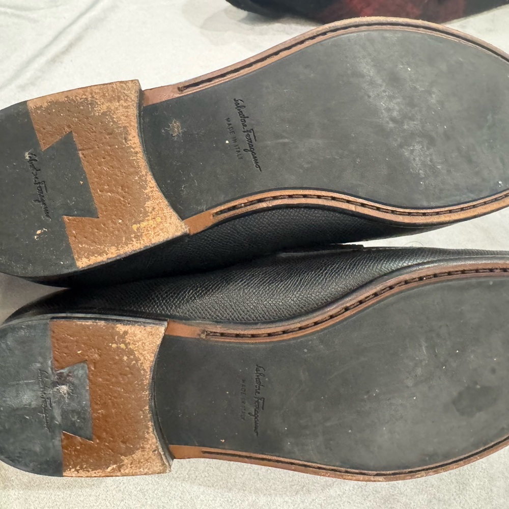 Salvatore Ferragamo Black Textured Loafers - Picture 7 of 11